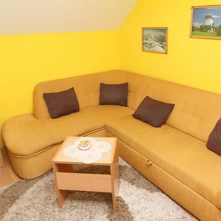 Junior Apartment *