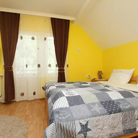 Junior Apartment *