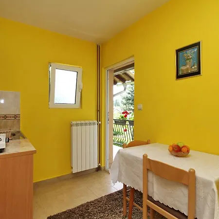 Junior アパート ズラティボール