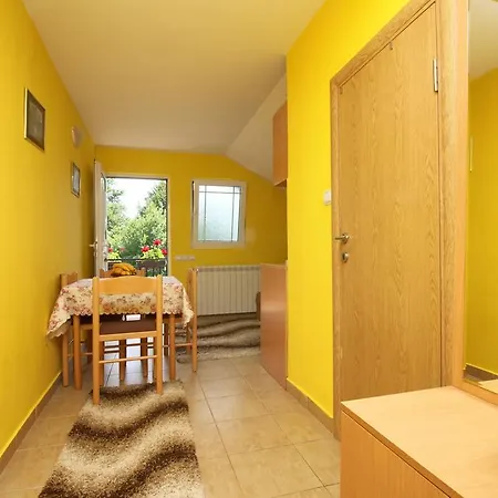 Junior アパート ズラティボール